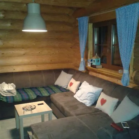 Casa de Férias Jafura-dovolenkovy Zrubovy Dom Na Brehu Liptovskej Mary