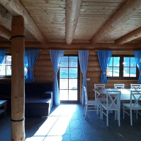 Casa de Férias Jafura-dovolenkovy Zrubovy Dom Na Brehu Liptovskej Mary